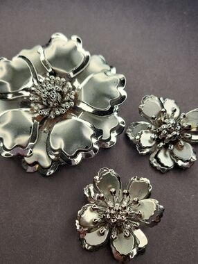 Silver Floral Brooch Set
